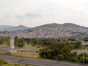 Vista de la vivienda informal en Buenavista, Tultitlán, Estado de México. Fotografía por Michael Waldrep.