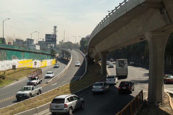 Carretera México-Toluca. Fotografía por el autor. Da click para hacerla más grande.