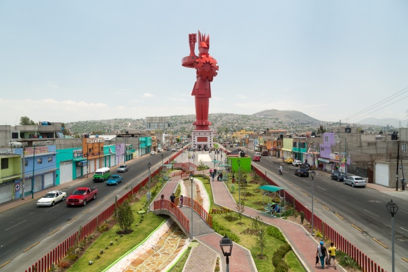 El Guerrero Chimalli, el símbolo de Chimalhuacán. —Fotografía por el autor. Da click para hacerla más grande.